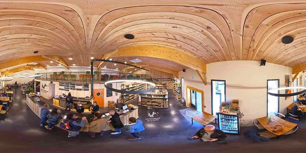 Local d'accueil de la brasserie de la Jonte qui s'appelle le moulin des brasseurs.