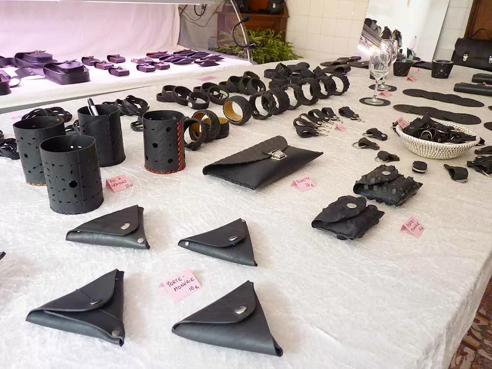 Laurette à Nant. Artisanat Nant. Upcycling et recycl'art en Aveyron Laurette à Nant. Artisanat à Nant. Upcycling et recycl'art en Aveyron