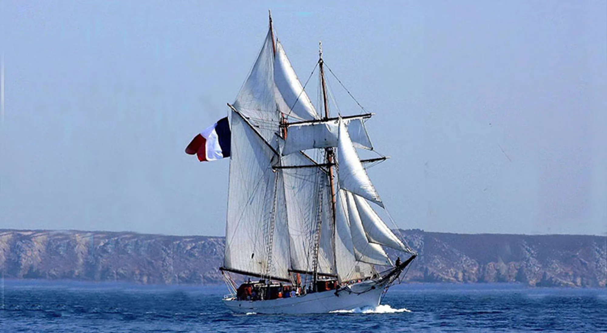 Étoile Étoile la goélette à hunier dites aussi paimpolaise. D'une longueur de 38m construite en 1932.