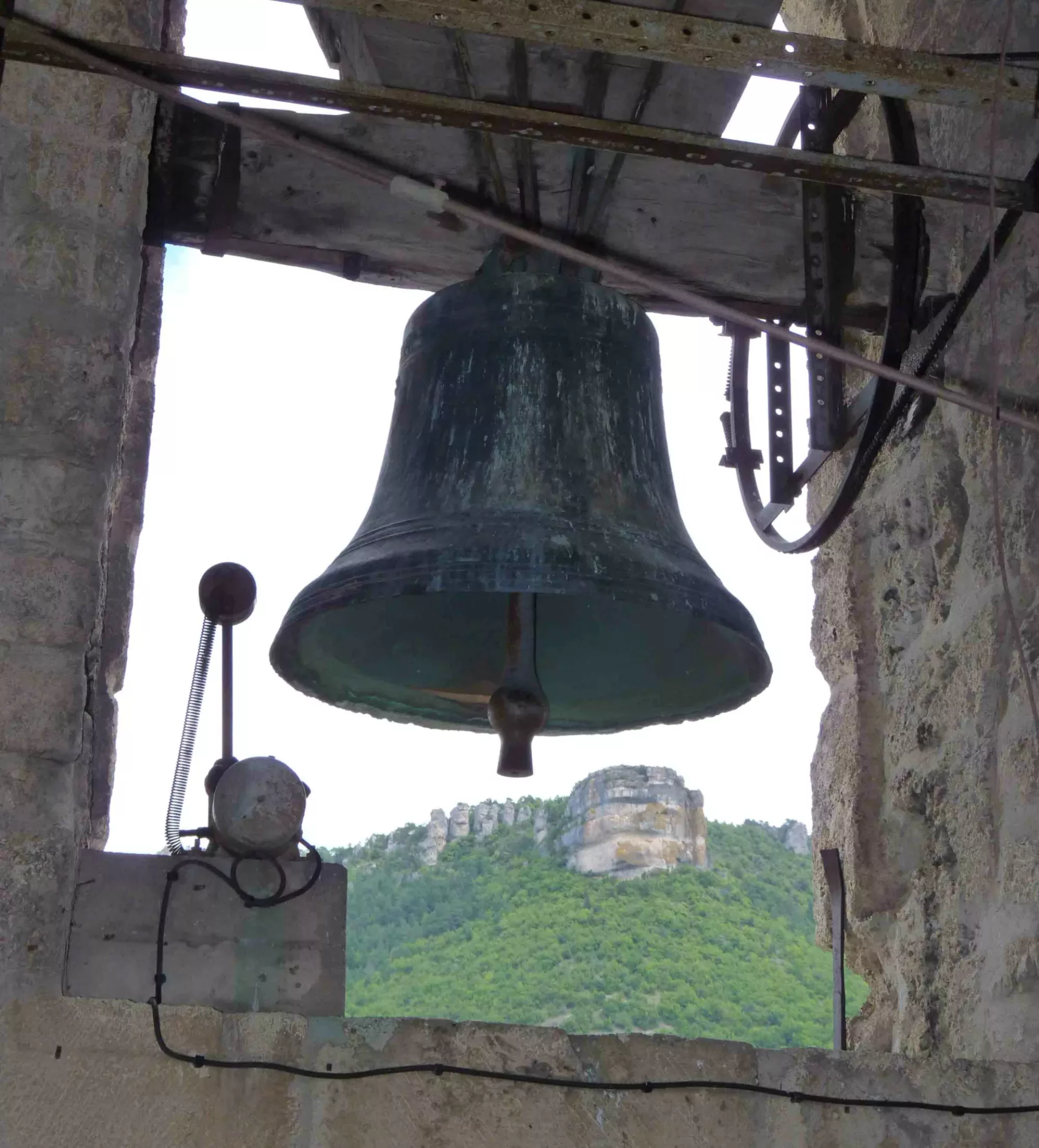 Clocher de l'Abbatiale Saint-Pierre de Nant
