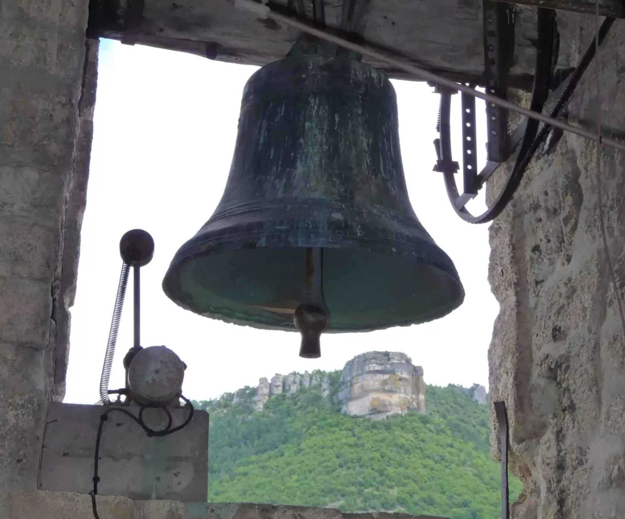 Clocher de l'Abbatiale Saint-Pierre de Nant
