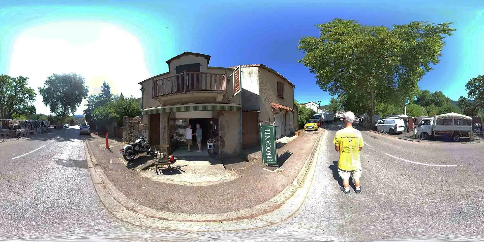 Brocante à Nant avec Pierre-François Dupond