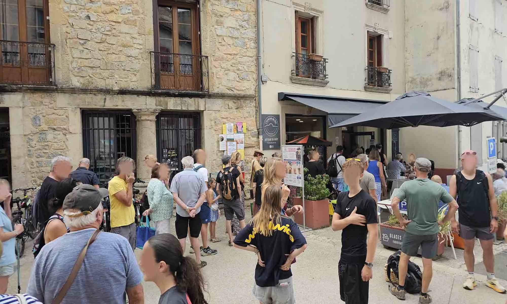 Boulangerie à Nant depuis avril 2021 on l'appelle l'Enfariné du Roc