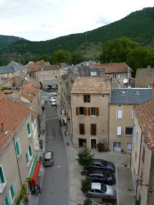Vue de la tour de ronde de l'abbatiale Saint-Pierre à Nant